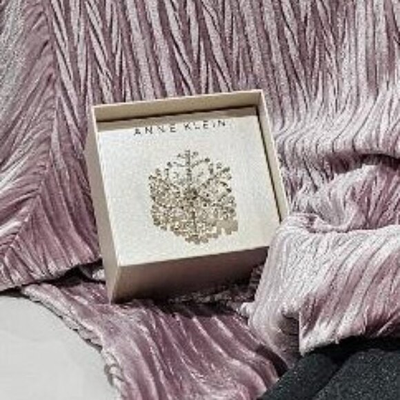 WORLD MARKET PINK VELVET STRETCH LONG SLEEVE SCOOP NECK TOP  L/XL  HOLIDAY - Picture 9 of 9